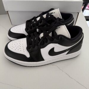 Nike Womens Air Jordan 1 Low Rise Black & White Panda Sneakers Trainers